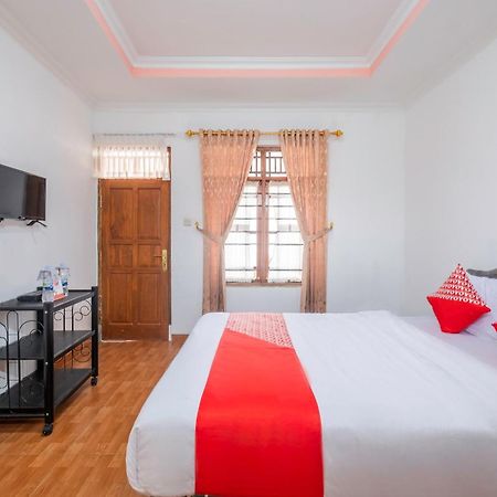 Hotel Capital O 1541 Puri Cikole Asri à Lembang Extérieur photo