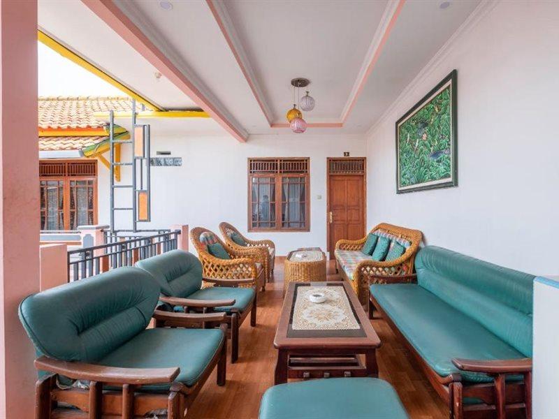 Hotel Capital O 1541 Puri Cikole Asri à Lembang Extérieur photo