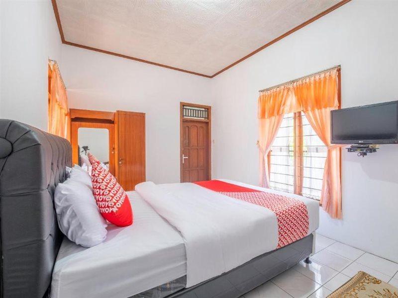 Hotel Capital O 1541 Puri Cikole Asri à Lembang Extérieur photo