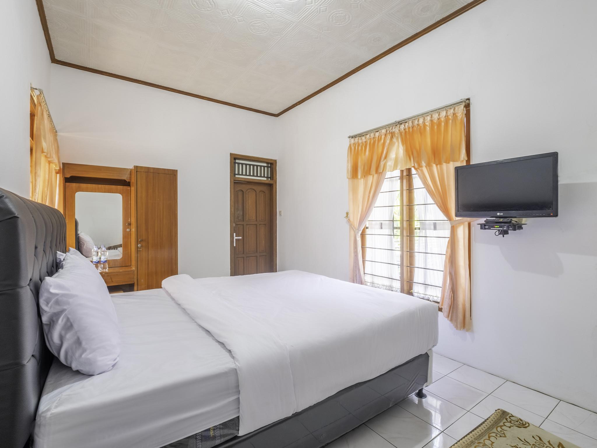 Hotel Capital O 1541 Puri Cikole Asri à Lembang Extérieur photo