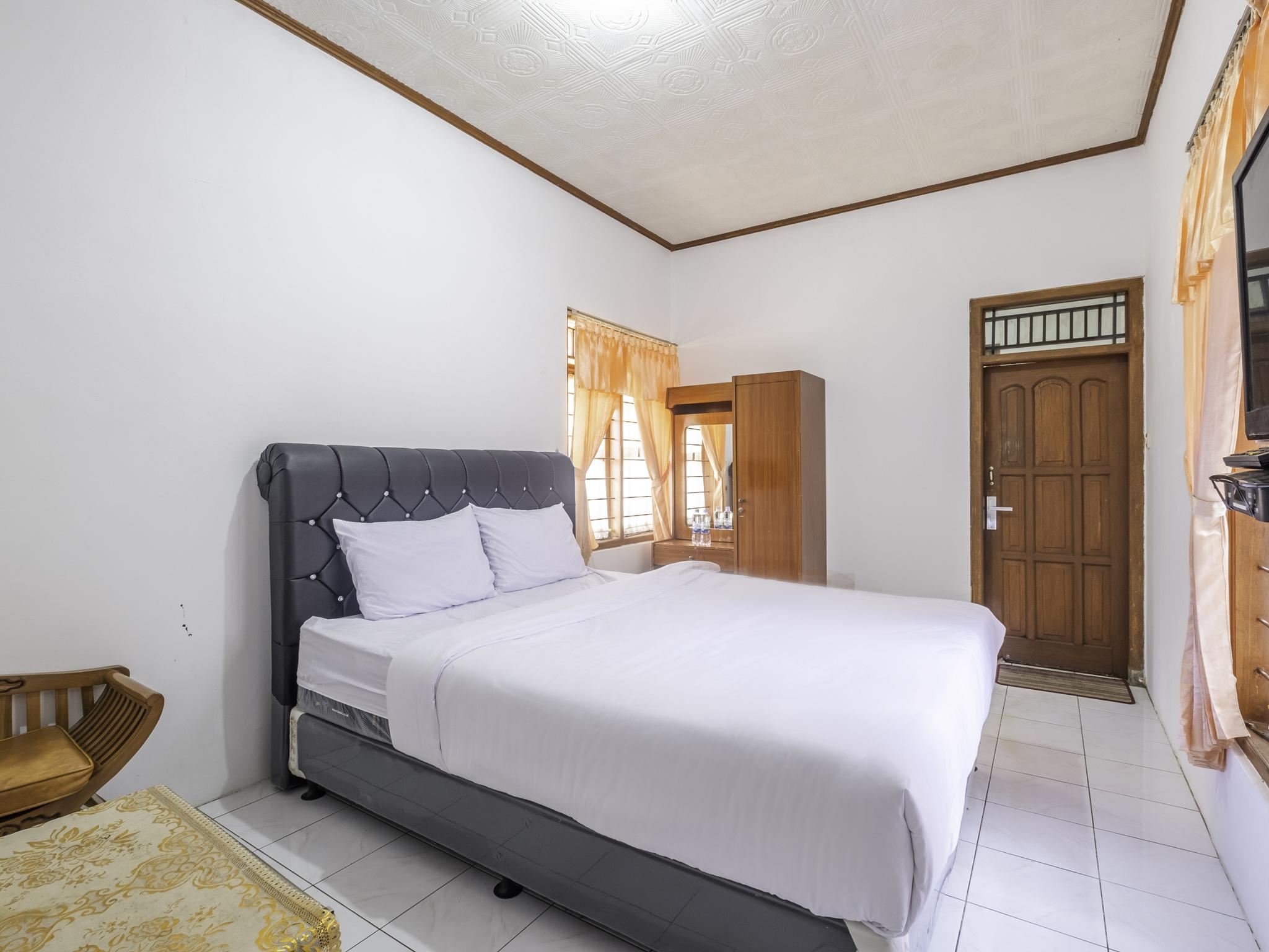 Hotel Capital O 1541 Puri Cikole Asri à Lembang Extérieur photo