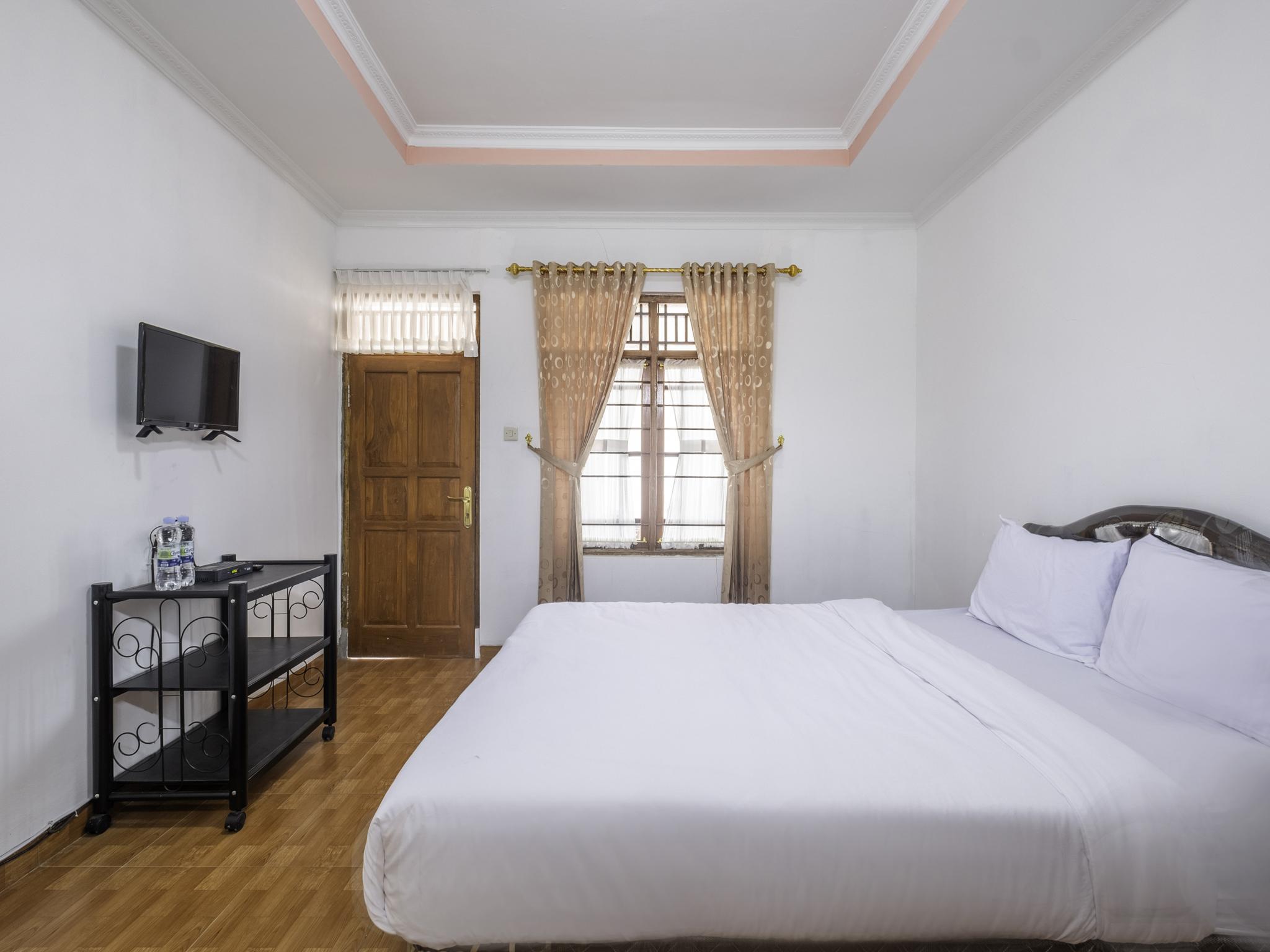 Hotel Capital O 1541 Puri Cikole Asri à Lembang Extérieur photo