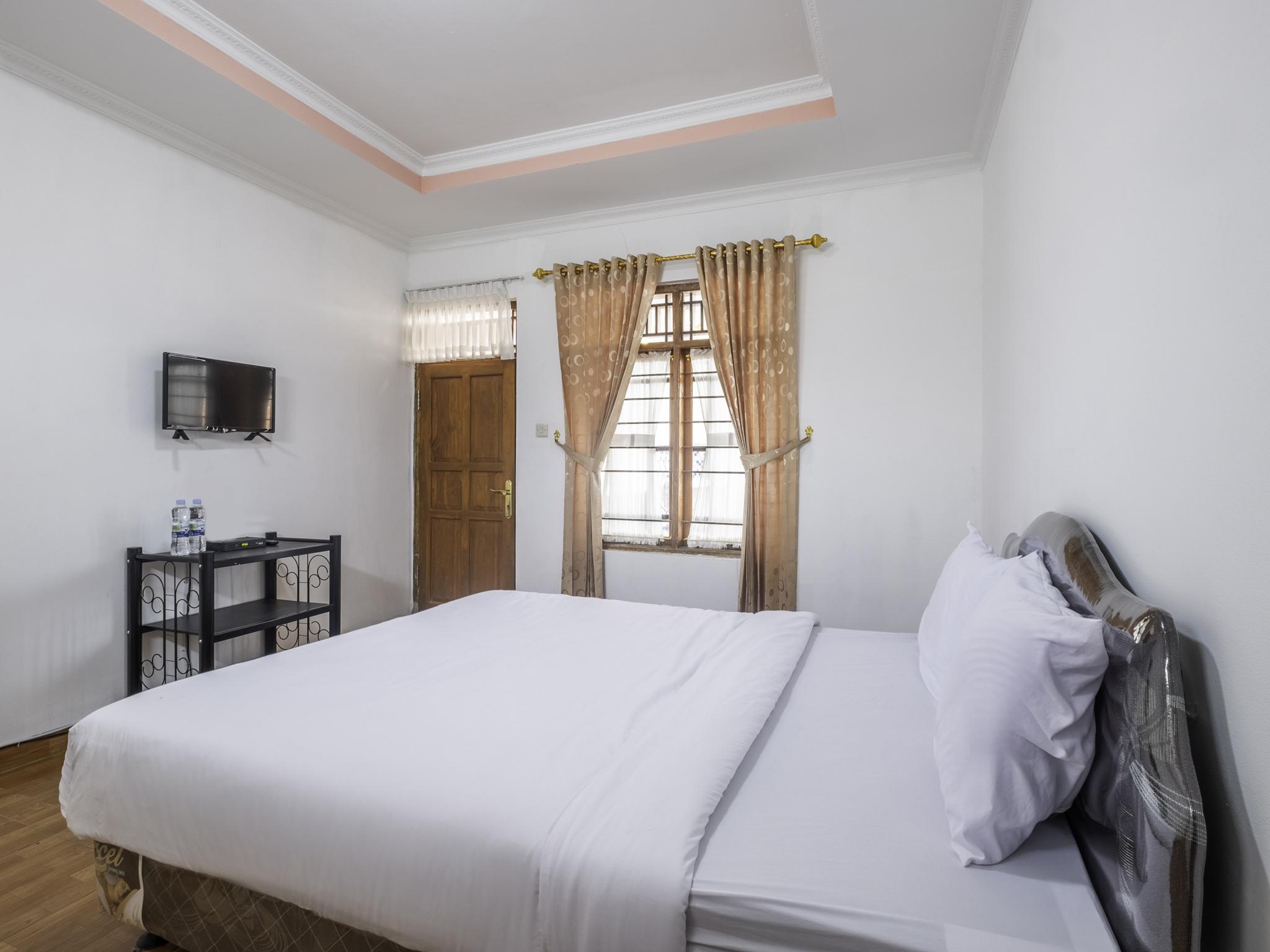 Hotel Capital O 1541 Puri Cikole Asri à Lembang Extérieur photo