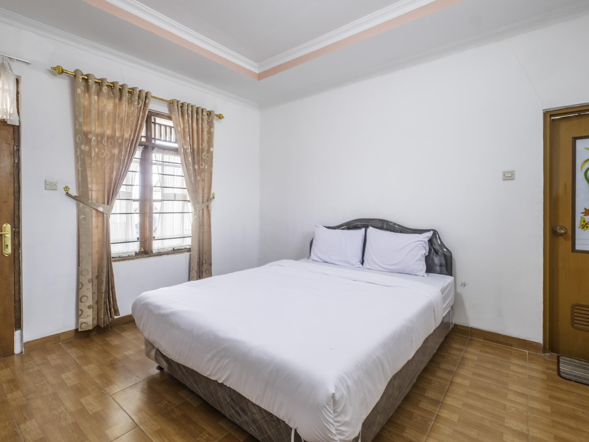 Hotel Capital O 1541 Puri Cikole Asri à Lembang Extérieur photo