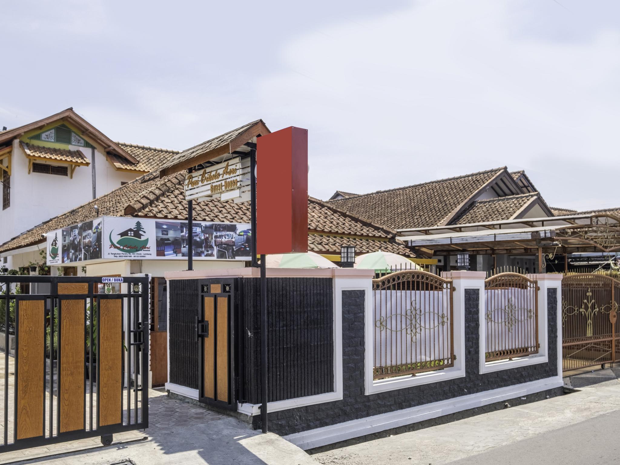Hotel Capital O 1541 Puri Cikole Asri à Lembang Extérieur photo