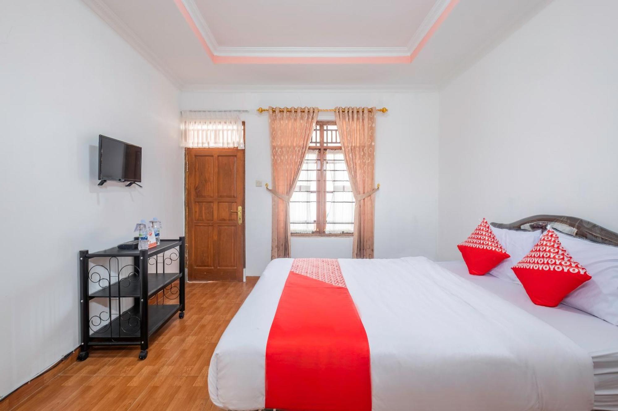 Hotel Capital O 1541 Puri Cikole Asri à Lembang Extérieur photo