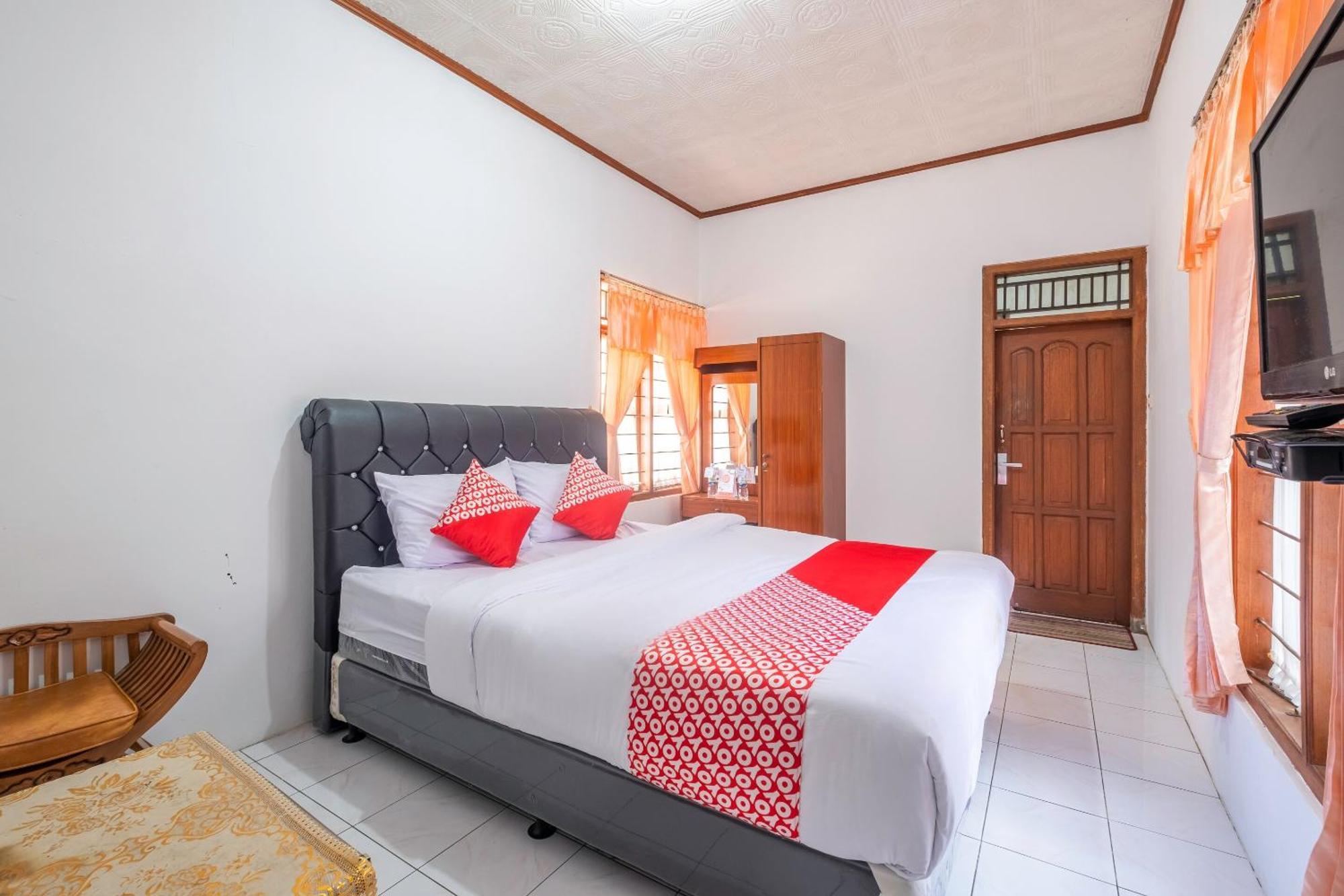 Hotel Capital O 1541 Puri Cikole Asri à Lembang Extérieur photo
